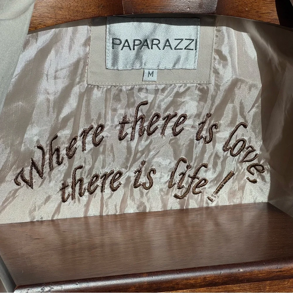 paparazzi •	brand 	•	beige
